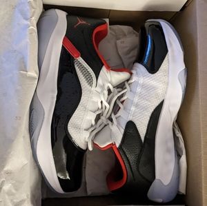 Size 11 - Jordan 11 CMFT Low "Bred" White Black University Red 2021